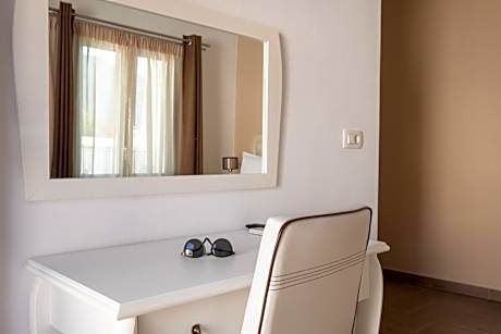 Deluxe Studio with Pool View