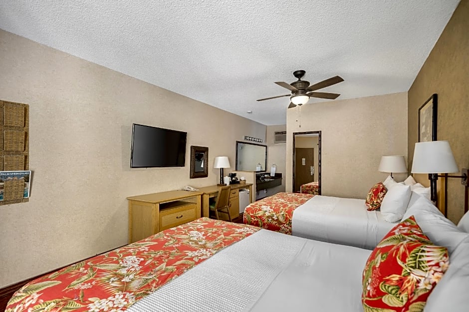 Photo 1 of 7 of 1 Queen Bed, Lanai