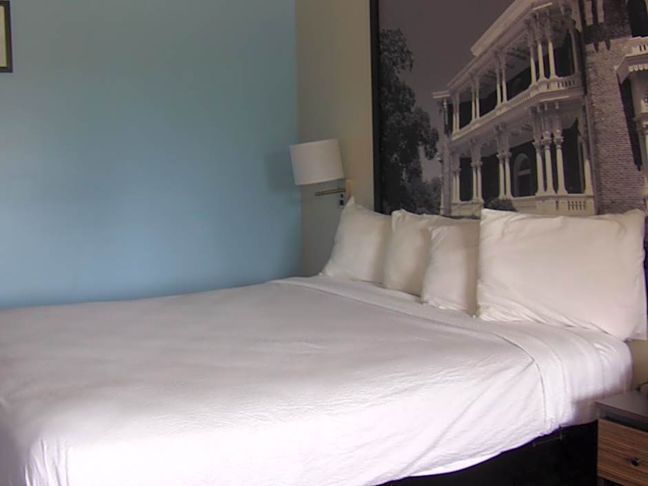 Super 8 by Wyndham Ocean Springs Biloxi