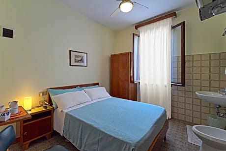 Single Room with Shared Bathroom