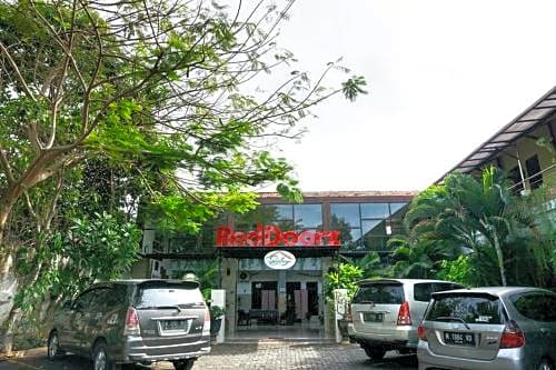 RedDoorz @ Hotel Surabaya Sumenep