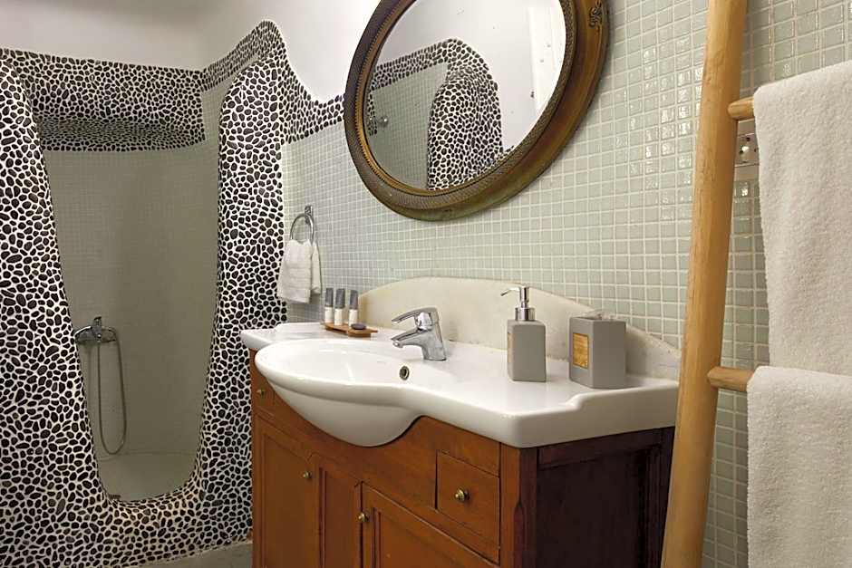 Suites Of The Gods Cave Spa Hotel