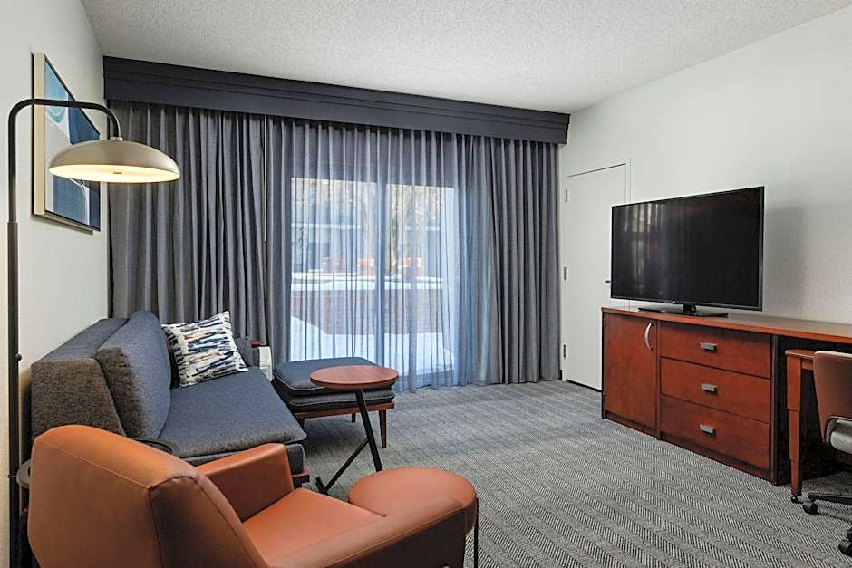 Courtyard by Marriott Denver Central Park