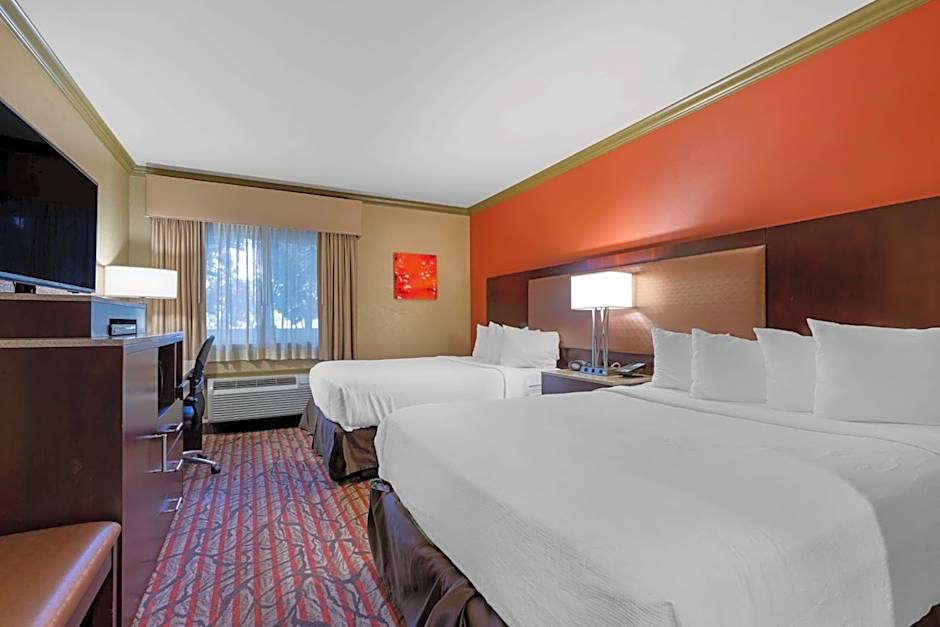 Best Western Plus Brookside Inn