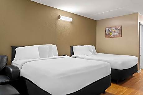 Queen Room with Two Queen Beds - Smoking