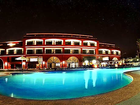 La Posada Hotel & Beach Club