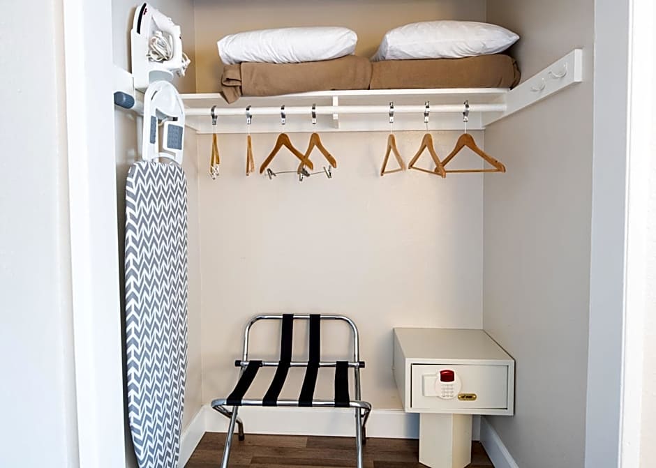 Anaheim Islander Inn And Suites