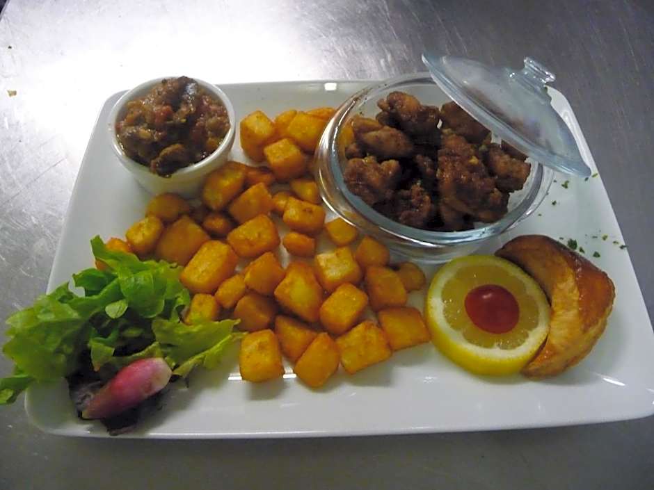 Hôtel Les Tilleuls de Pareloup à Salles-Curan