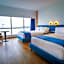 Wyndham Guayaquil, Puerto Santa Ana