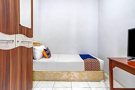 SPOT ON Room without Air Conditioning