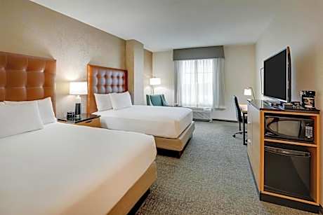 Deluxe Queen Room with Two Queen Beds