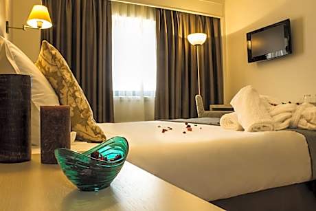 Double Room with Romantic Package