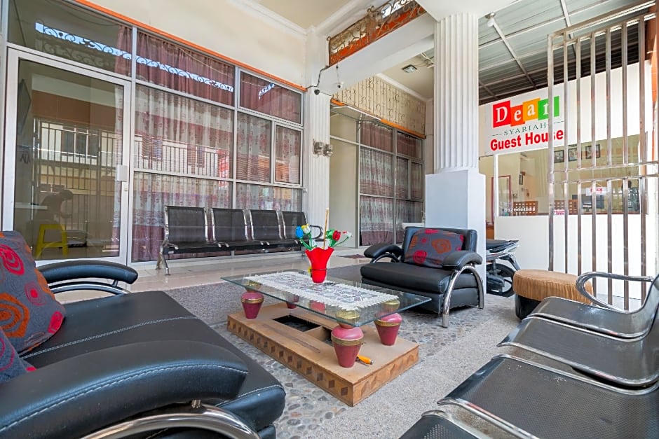 RedDoorz Syariah near Pasar Aur Kuning