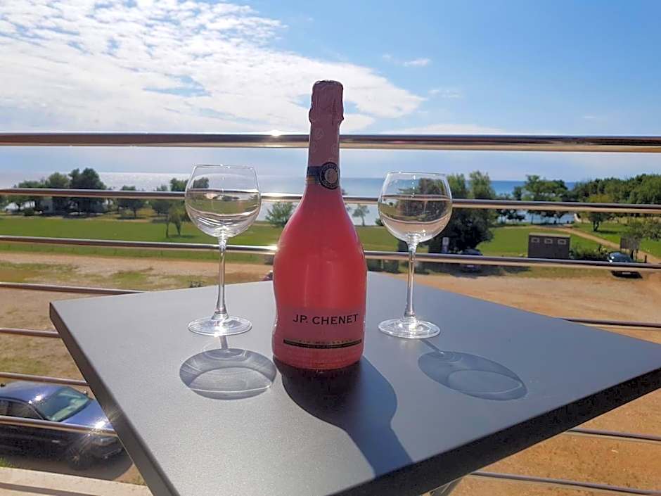 Apartments Fontana Zambratija