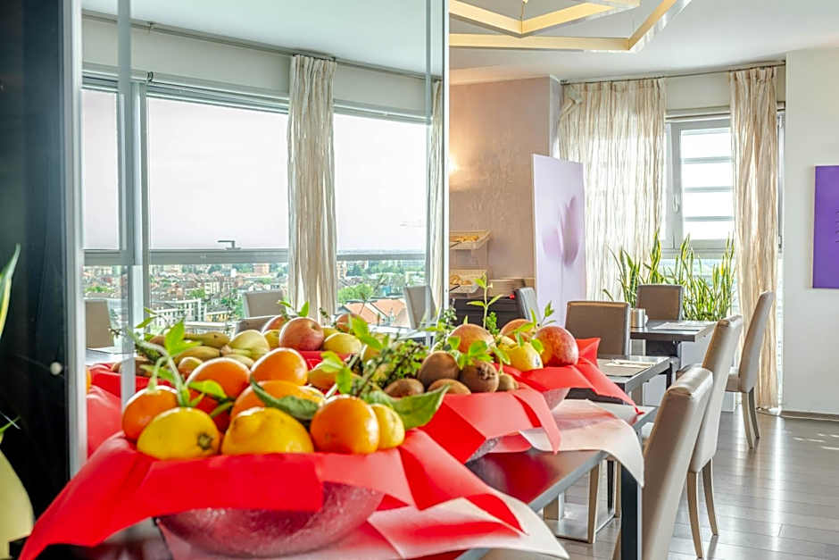 For You Hotel