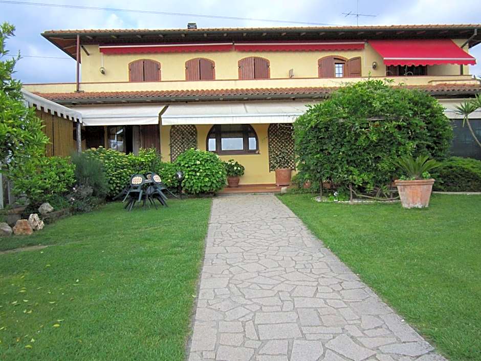 La Casa Gialla A MONTIGNOSO