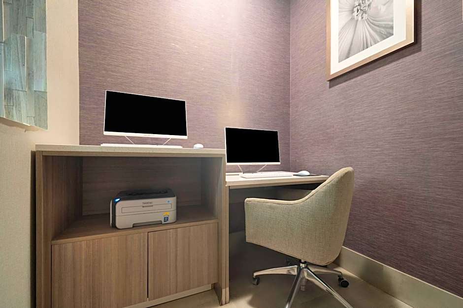 La Quinta Inn & Suites by Wyndham Atlanta Stockbridge