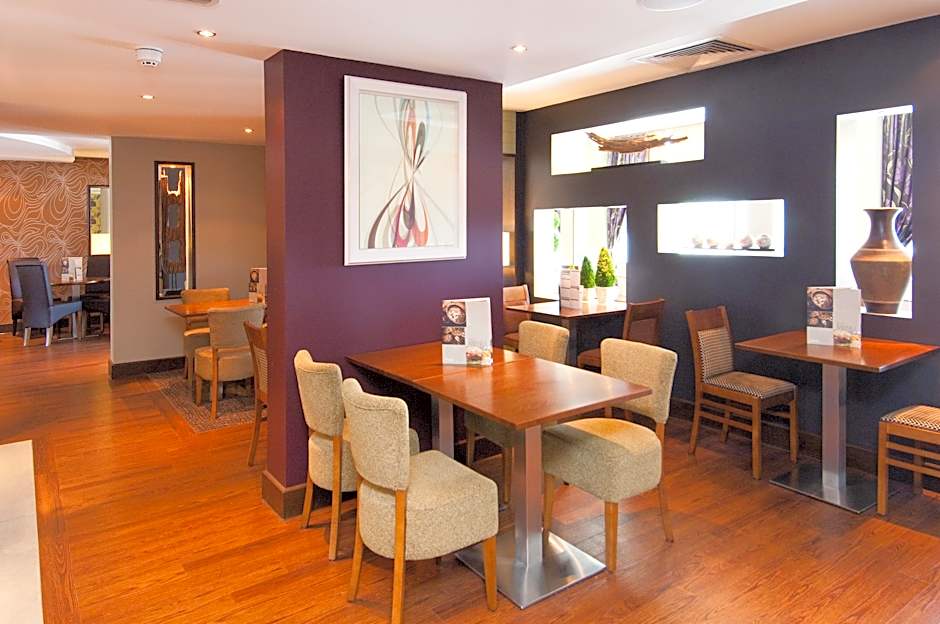 Premier Inn London Gatwick Manor Royal