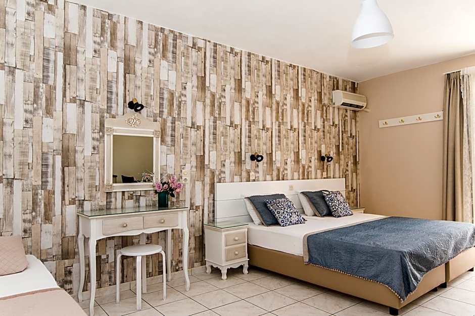 Silver Sun Studios & Apartments