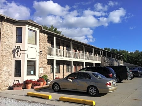 East Street Inn & Suites