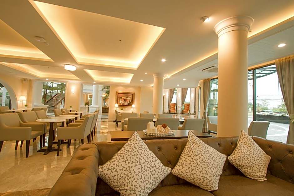 The Green View Hotel