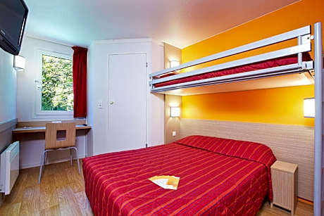 Quadruple Room with One Double Bed and Two Single Beds