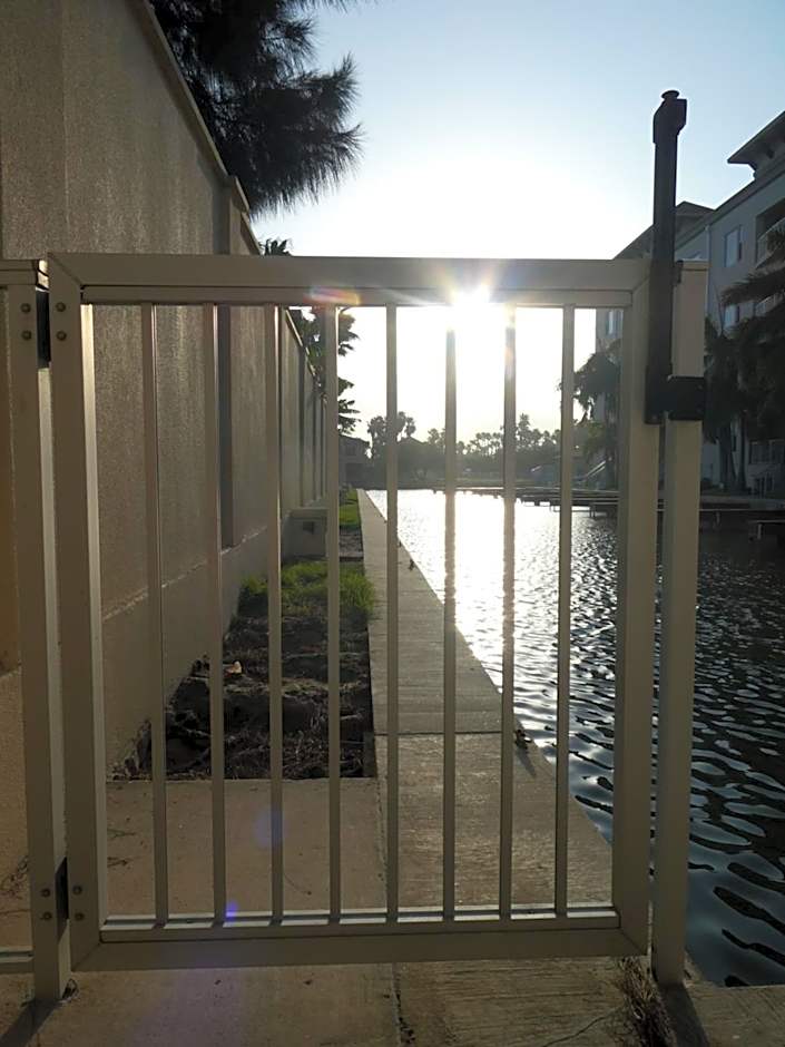 Fishermans Landing on The Bay- Las Marinas