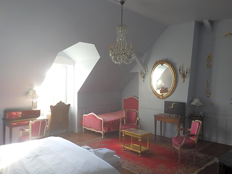 Castel De La Comtesse – Blois, KY