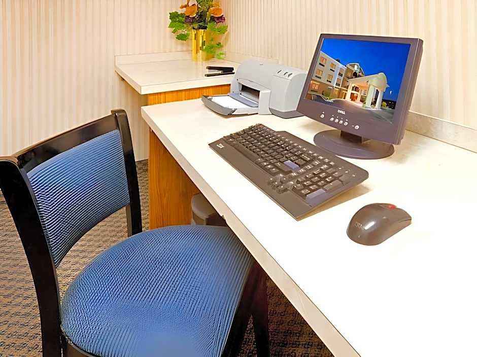 Country Inn & Suites by Radisson, Lubbock, TX