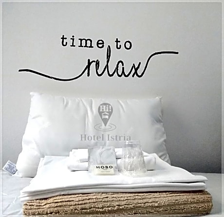 Single Room with Shared Bathroom