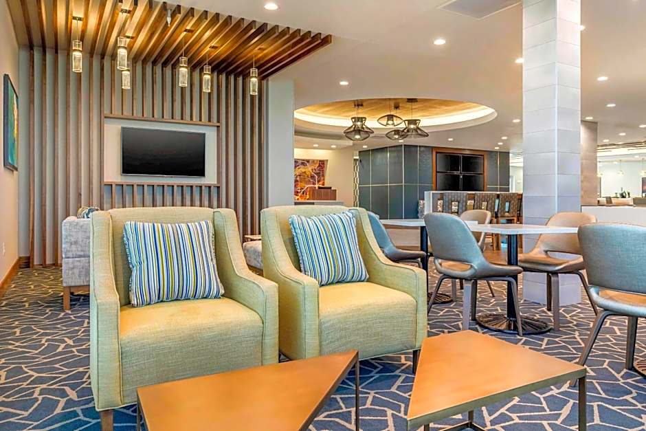 Holiday Inn Express Bettendorf - Davenport NE by IHG