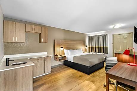 Deluxe Family Room 2