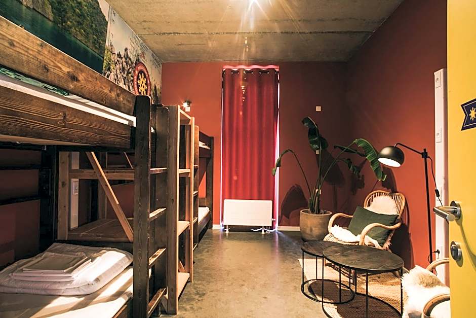 Lakeside Paradise Sport Hostel