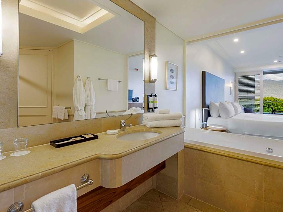 Pullman Reef Hotel Casino