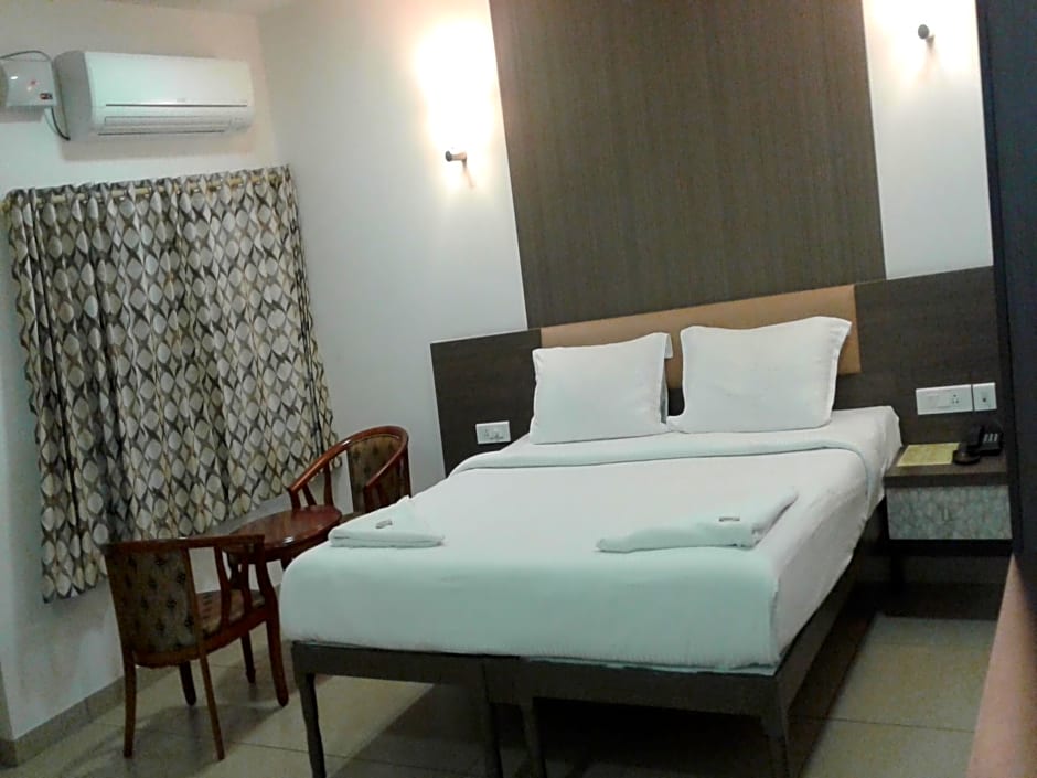 Hotel Sownthariyam