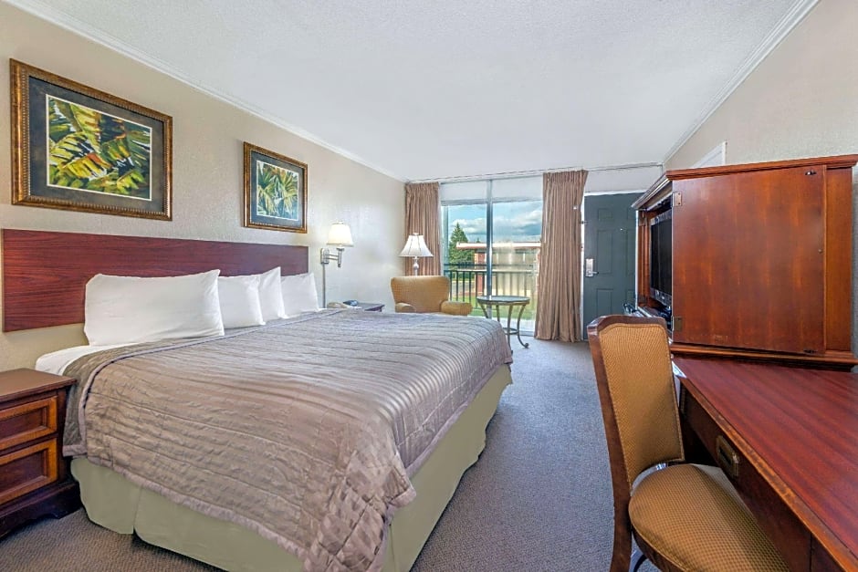 Howard Johnson Burlington – Burlington, IA