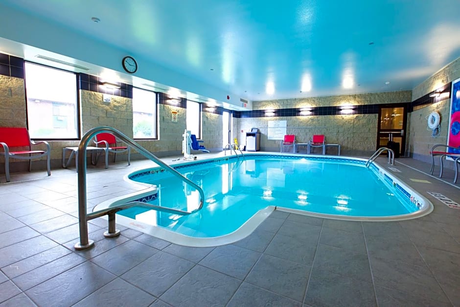 Holiday Inn Express Fargo - West Acres By IHG