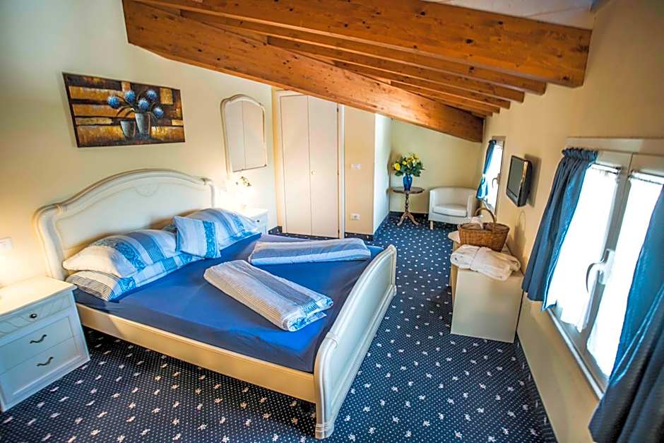 Borgo dei Poeti Romantik Hotel