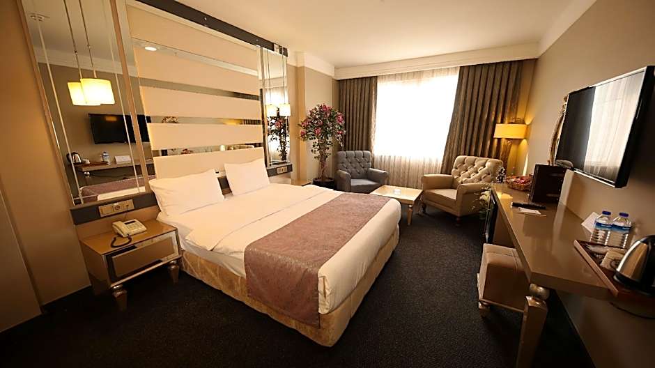 Elite World Nest Van