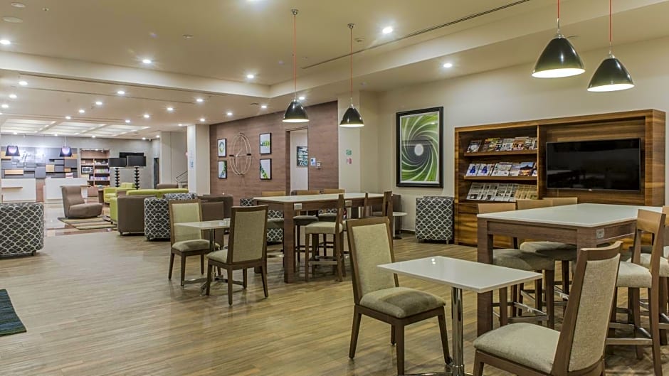 Holiday Inn Express Mexico - Toreo By IHG