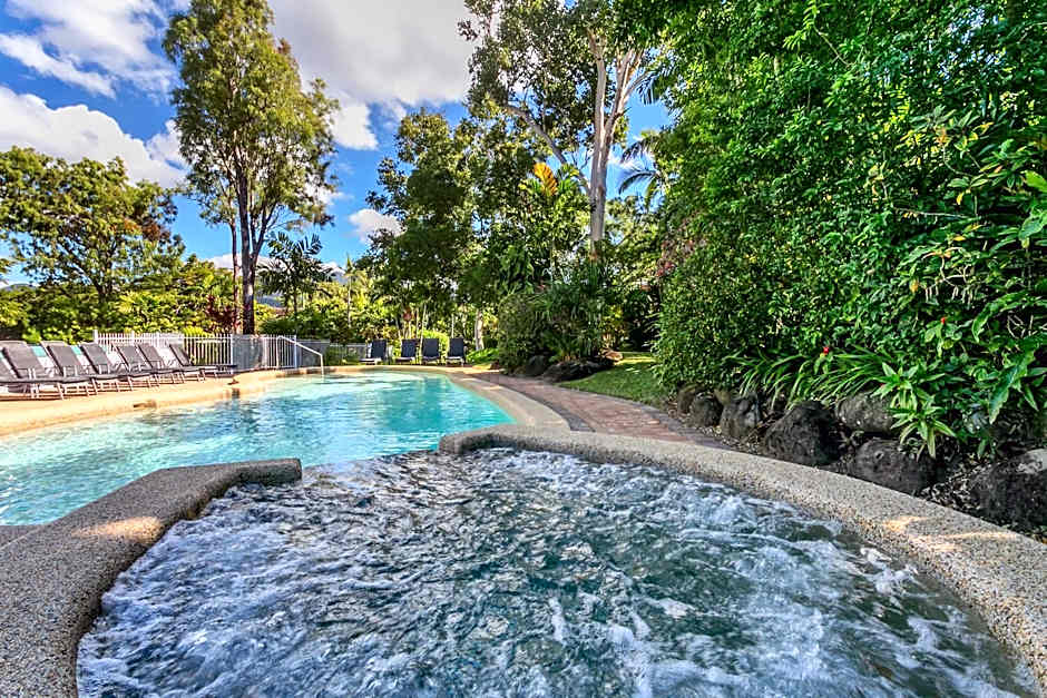 Roydon Beachfront Apartments