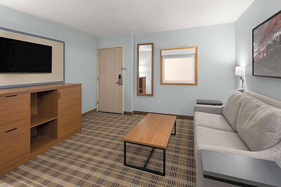 AmericInn by Wyndham Douglas/Saugatuck