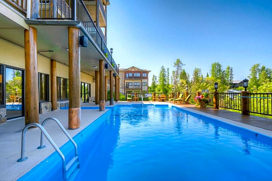 The Pine Lodge on Whitefish River