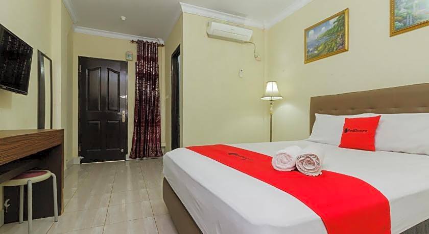 RedDoorz @ Malalayang 2 Manado