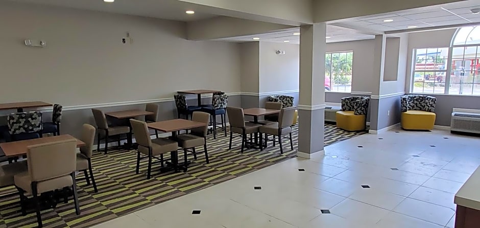 Microtel Inn & Suites by Wyndham Panama City