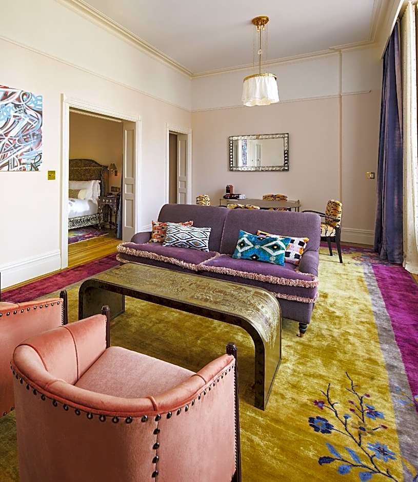 Chelsea Savoy Hotel