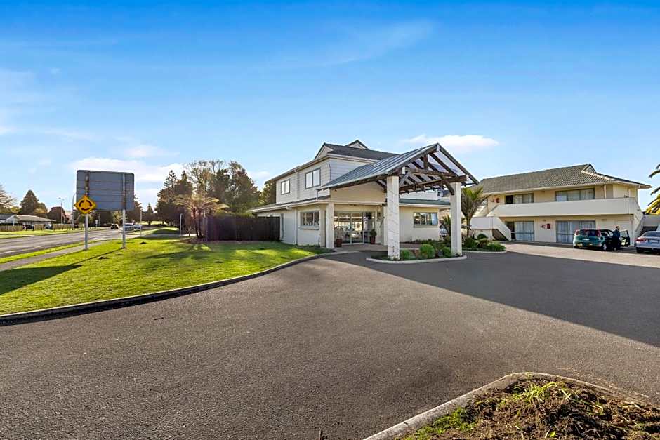 Birchwood Spa Motel