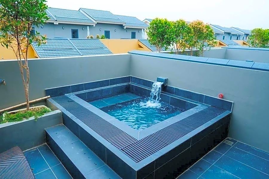 Lynn Times Thanh Thuy