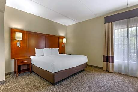Executive King Suite - Non-Smoking