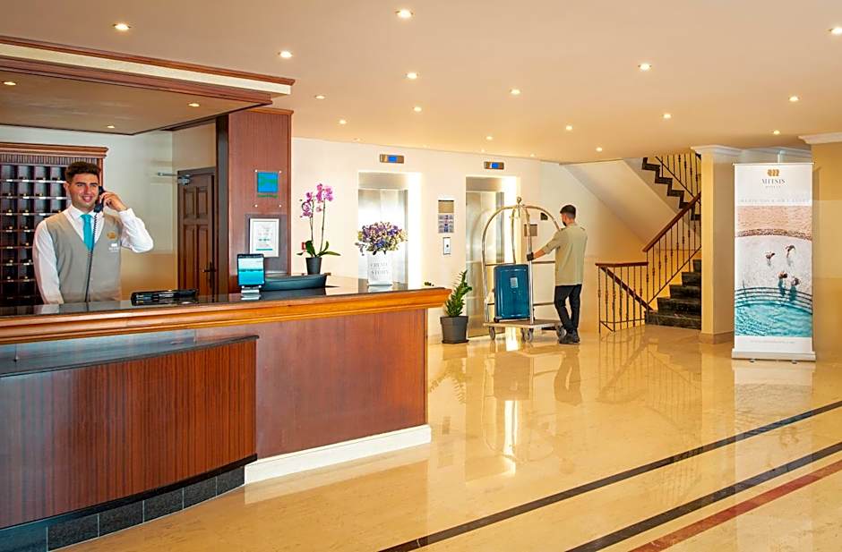 Mitsis Petit Palais Beach Hotel